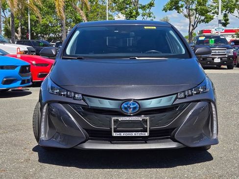 Used 2021 Toyota Prius Prime XLE FWD image 2