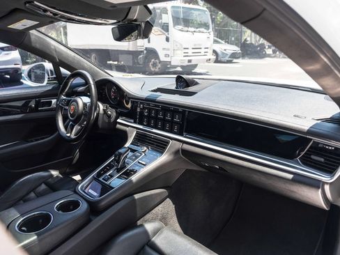 Used 2018 Porsche Panamera 4 AWD/4WD image 31