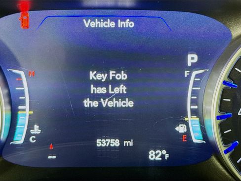 Used 2024 Chrysler Pacifica Touring-L FWD image 14