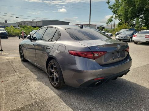 Used 2017 Alfa Romeo Giulia Ti w/ TI 19" Sport Package AWD/4WD image 7