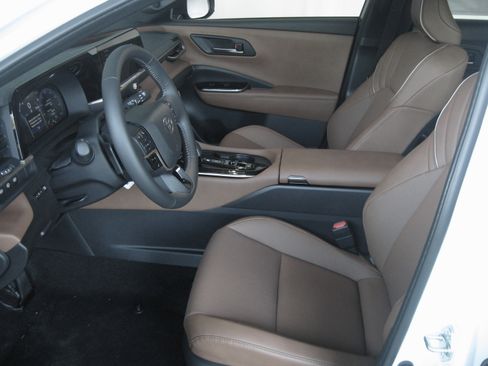 New 2025 Toyota Crown Signia image 18