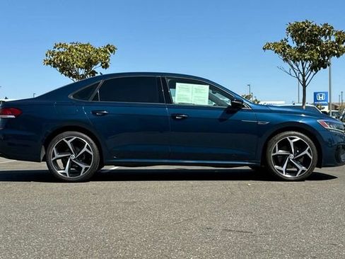 Certified 2021 Volkswagen Passat 2.0T R-Line image 3