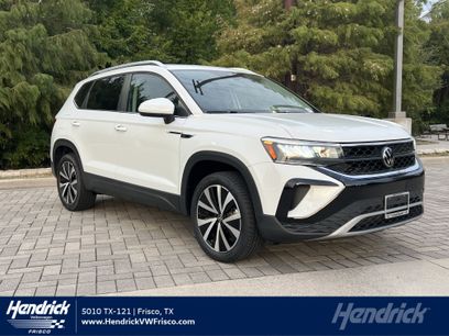 Certified 2023 Volkswagen Taos SE w/ Panoramic Sunroof Package