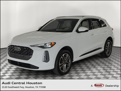 Used 2025 Audi Q5 Premium w/ Convenience Package AWD/4WD image 1