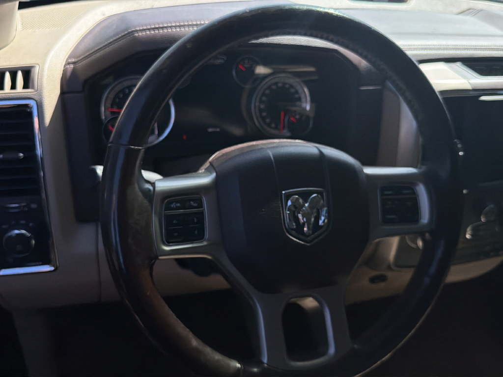 Used 2017 RAM 1500 Laramie RWD image 13
