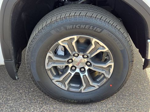 New 2026 GMC Sierra 1500 SLE w/ Preferred Package image 6