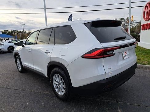 Certified 2024 Toyota Grand Highlander XLE image 10