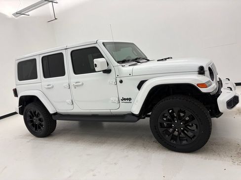 Used 2021 Jeep Wrangler Unlimited Sahara AWD/4WD image 1