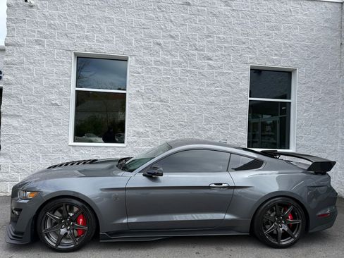 Used 2022 Ford Mustang Shelby GT500 w/ Carbon Fiber Track Pack image 6