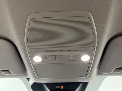 Used 2025 Nissan Kicks SR FWD image 33