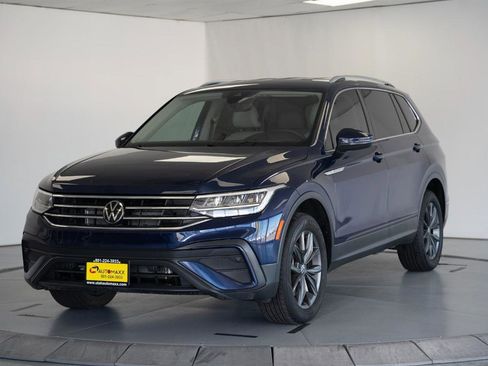 Used 2022 Volkswagen Tiguan SE AWD/4WD image 3