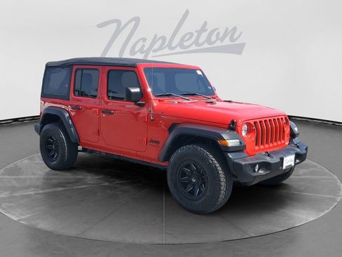 Used 2022 Jeep Wrangler Unlimited Sport AWD/4WD image 2