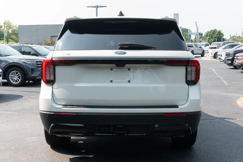 Used 2025 Ford Explorer ST-Line w/ Premium Package RWD image 8