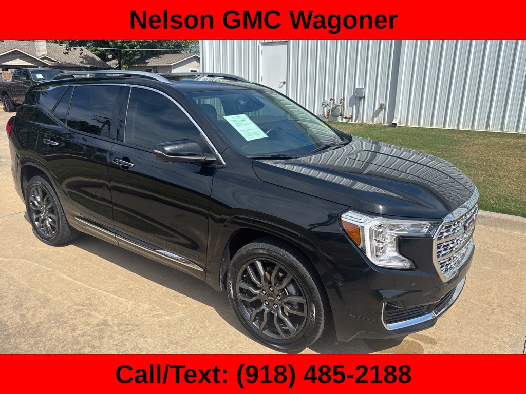 Used 2024 GMC Terrain Denali w/ Black Diamond Edition AWD/4WD image 3
