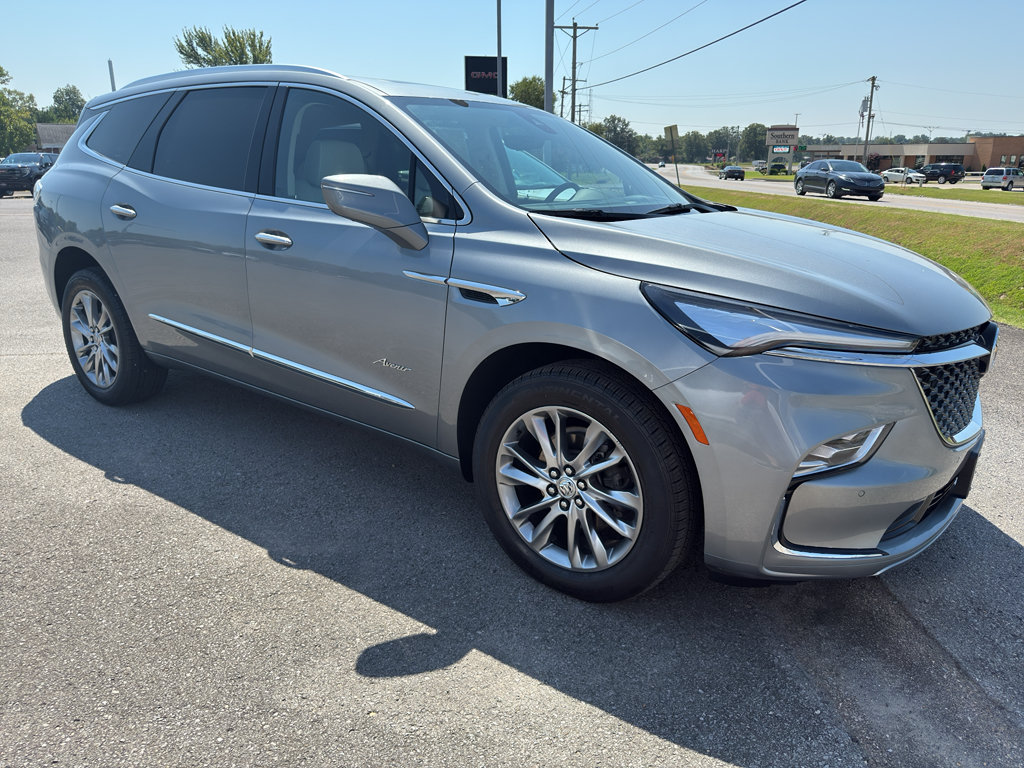 Used 2023 Buick Enclave Avenir w/ Avenir Technology Package FWD image 2