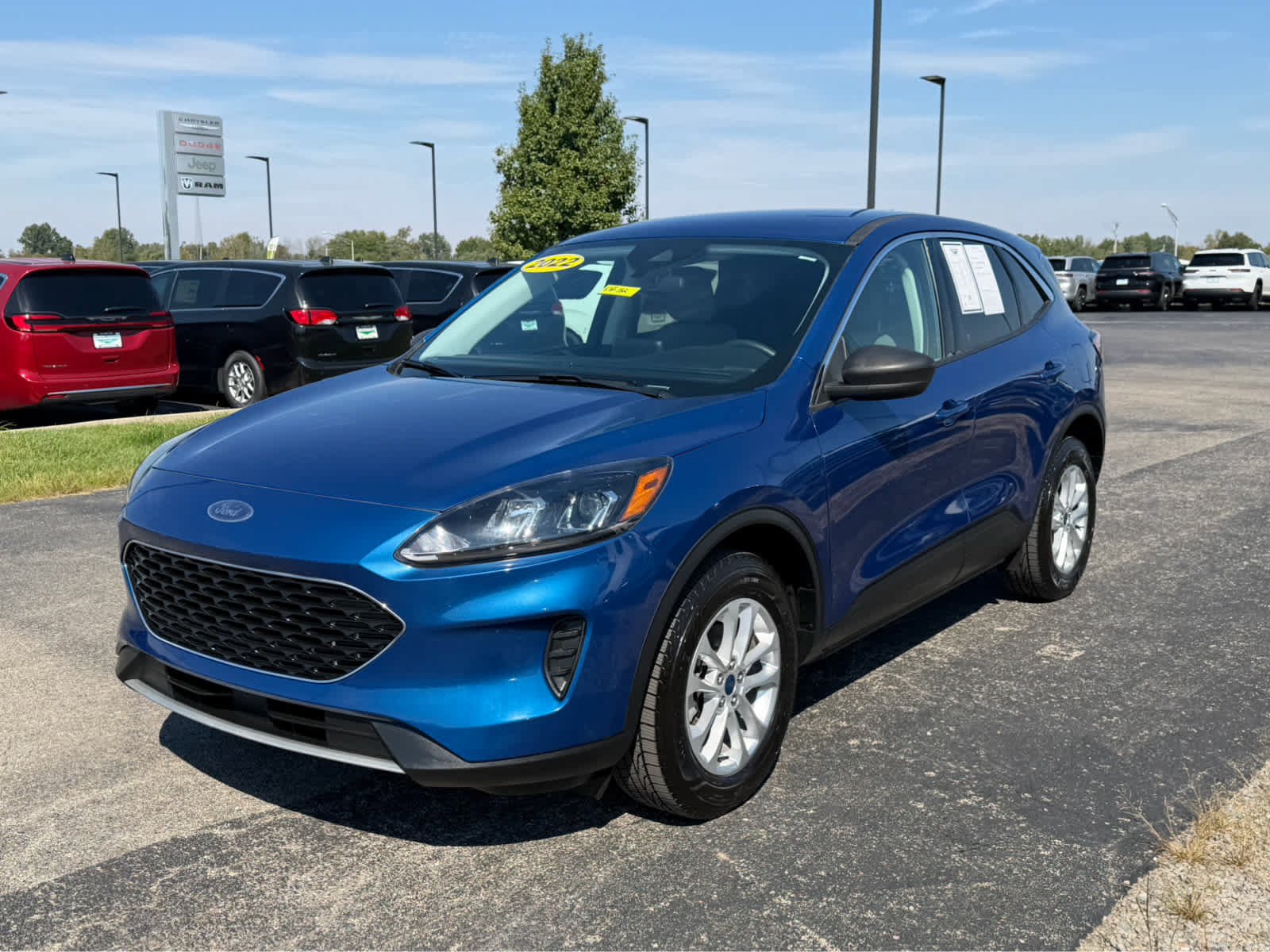 Used 2022 Ford Escape SE AWD/4WD image 3