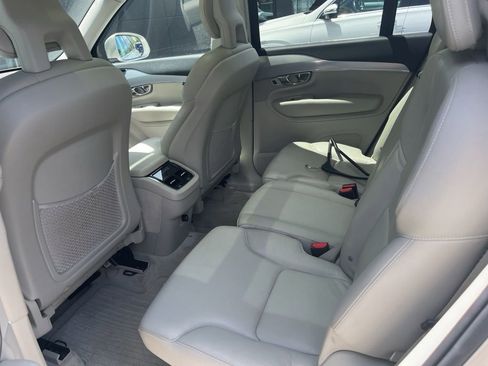 Used 2016 Volvo XC90 T6 Momentum AWD/4WD image 7