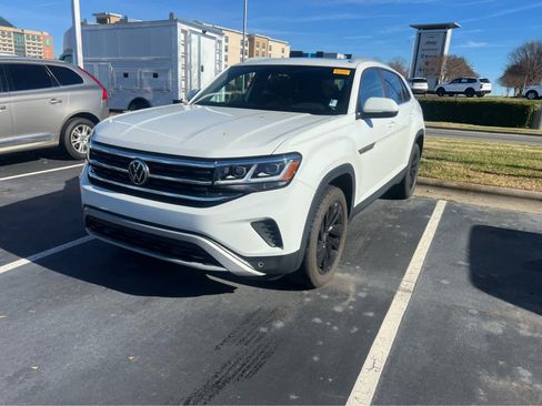 Used 2022 Volkswagen Atlas Cross Sport SE w/ Panoramic Sunroof Package image 5