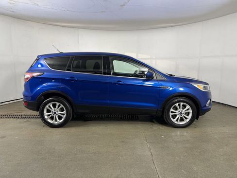 Used 2017 Ford Escape SE image 34