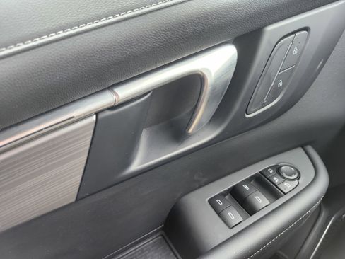 Used 2025 Buick Enclave Preferred image 16