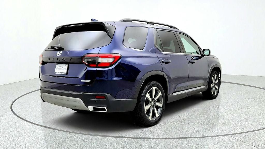 Used 2024 Honda Pilot Touring image 5
