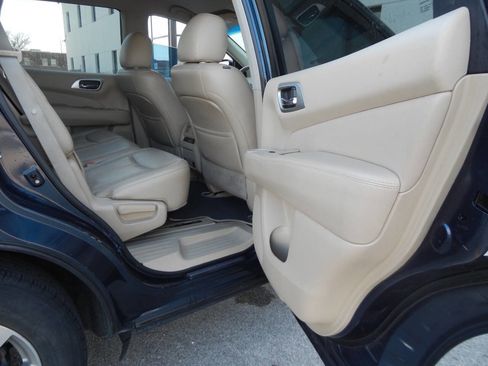 Used 2014 Nissan Pathfinder SL w/ SL Tech Package FWD image 36