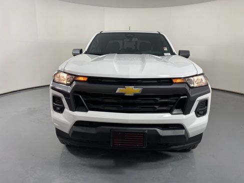 Used 2023 Chevrolet Colorado LT image 2