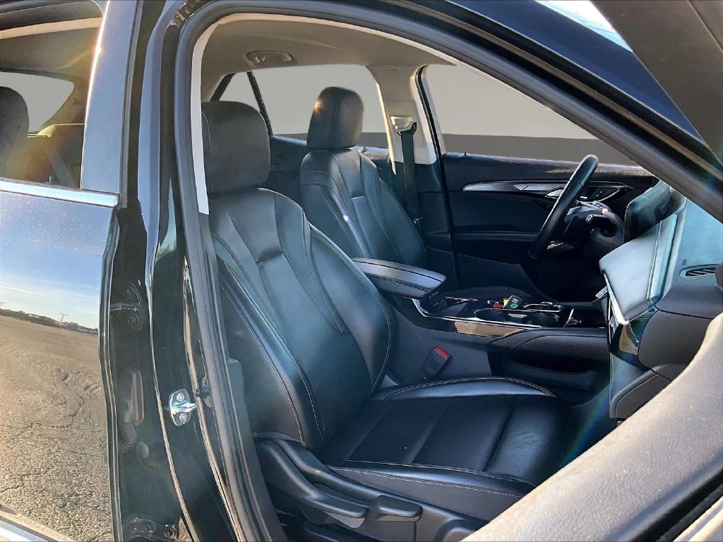 Used 2024 Buick Envision Preferred AWD/4WD image 33