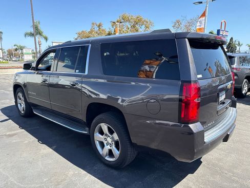 Used 2017 Chevrolet Suburban Premier RWD image 16