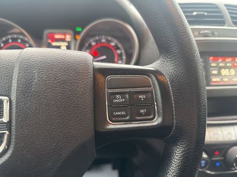 Used 2020 Dodge Journey SE image 17