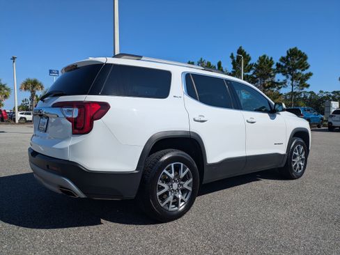 Used 2023 GMC Acadia SLT image 4