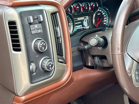 Used 2015 Chevrolet Silverado 1500 High Country w/ High Country Premium Package AWD/4WD image 10