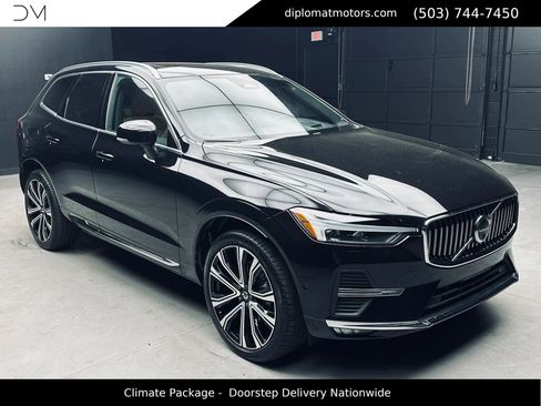 Used 2023 Volvo XC60 B5 Ultimate w/ Climate Package FWD image 9