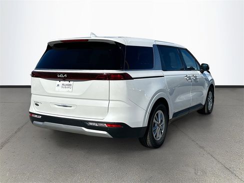 Used 2024 Kia Carnival LX image 7