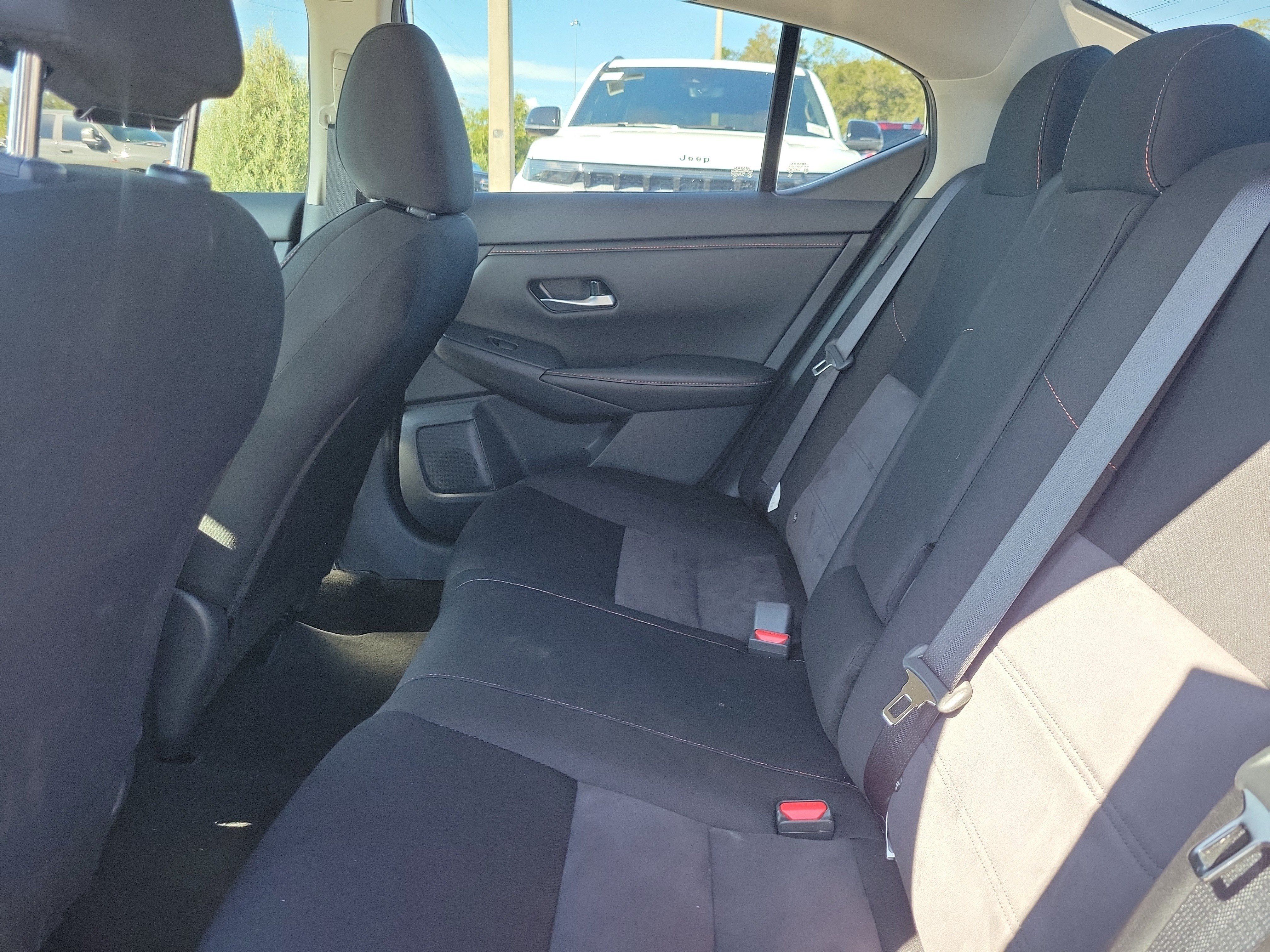 Used 2025 Nissan Sentra SR w/ Midnight Edition FWD image 12