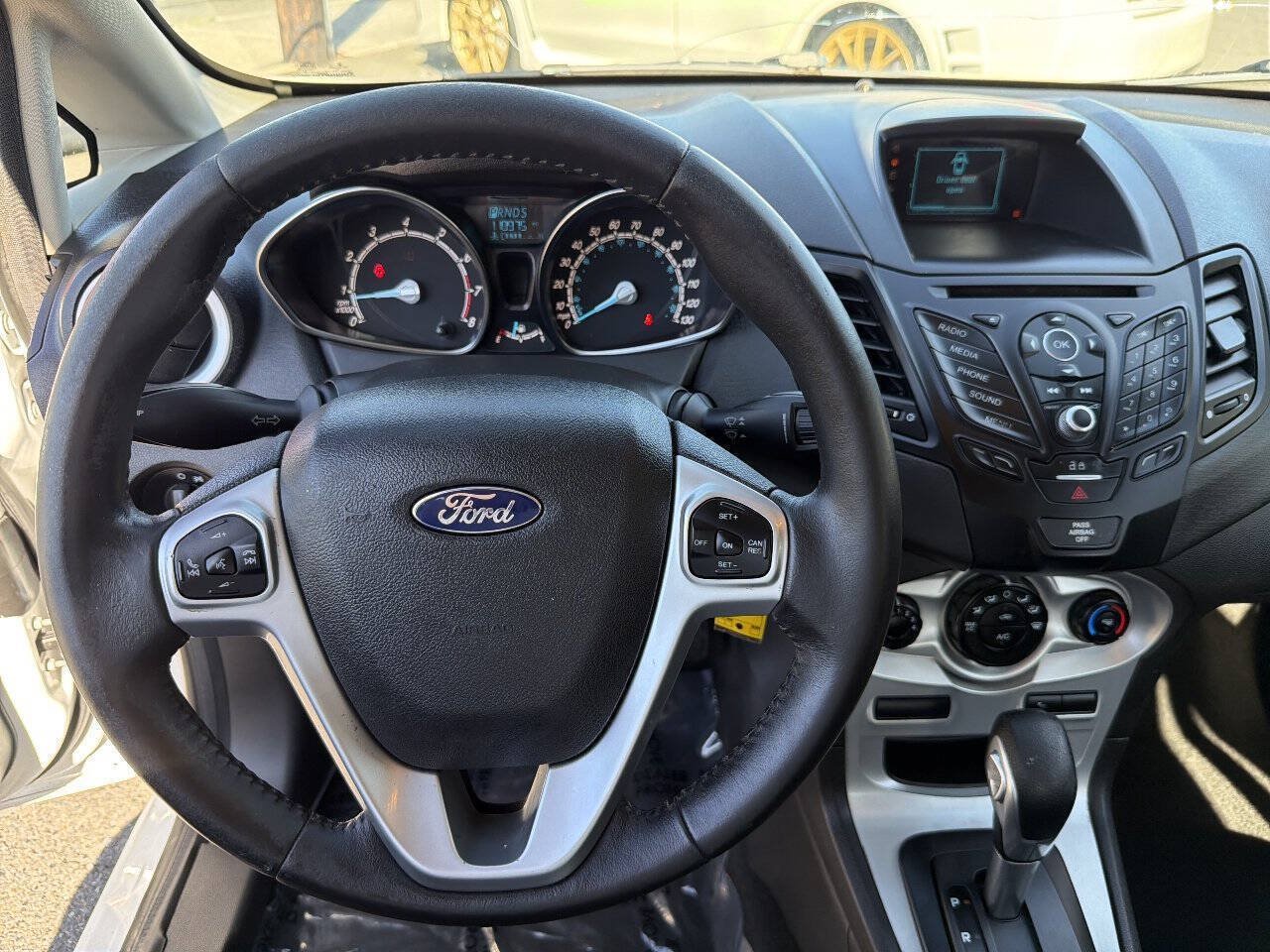 Used 2015 Ford Fiesta SE FWD image 24
