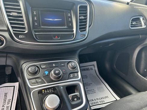 Used 2016 Chrysler 200 Limited FWD image 15
