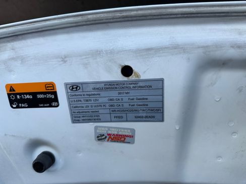 Used 2017 Hyundai Elantra SE FWD image 12