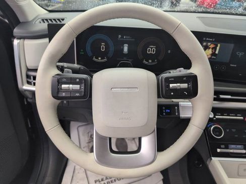 Used 2025 Hyundai Santa Fe SEL FWD image 22