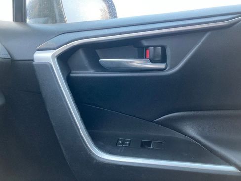 Used 2019 Toyota RAV4 XLE Premium FWD image 26