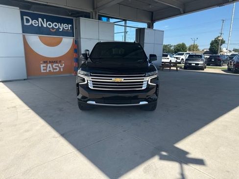 Used 2024 Chevrolet Tahoe High Country AWD/4WD image 2