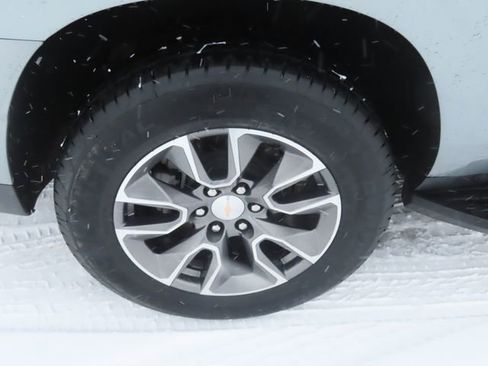 Used 2024 Chevrolet Suburban LT w/ Luxury Package image 14