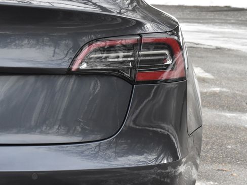 Used 2023 Tesla Model 3 Standard Range image 15