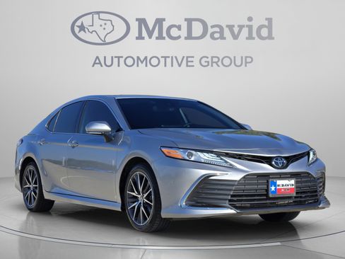 Used 2024 Toyota Camry XLE FWD image 7
