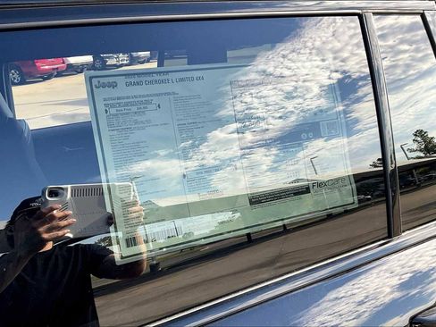 New 2025 Jeep Grand Cherokee L Limited w/ Black Appearance Package image 19