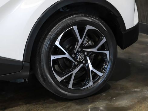 Used 2021 Toyota C-HR XLE image 52