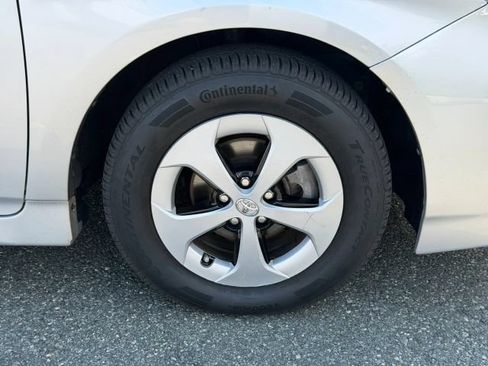 Used 2014 Toyota Prius Four FWD image 9