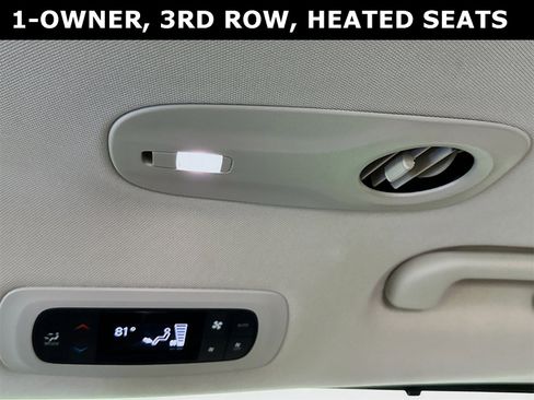 Used 2024 Chrysler Pacifica Touring-L image 25