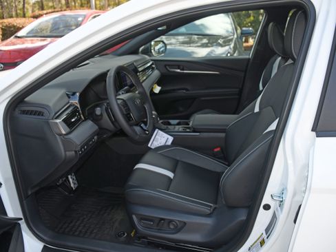 New 2026 Toyota Camry Hybrid image 3