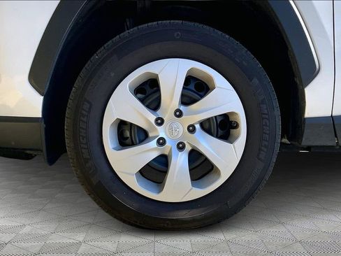 Used 2024 Toyota RAV4 LE image 21